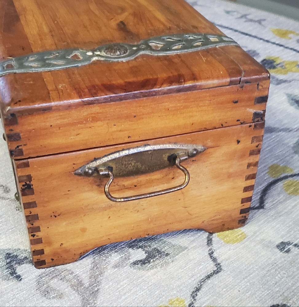 McGraw Company Wooden Keepsake  Box with Metal Accents VINTAGE - Picture 7 of 8